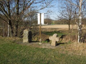 Kachelstein & Schwedenkreuz bei Saalendorf – Zittauer Gebirge